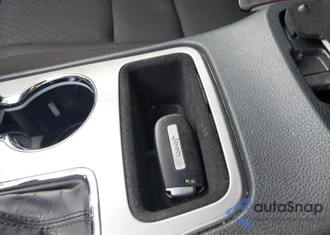 2020 Jeep Grand Cherokee Laredo E 4X4 z USA, uszkodzony, nr VIN 1C4RJFAG9LC237947